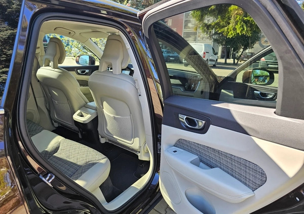 Volvo XC 60 cena 110900 przebieg: 125200, rok produkcji 2017 z Warszawa małe 67